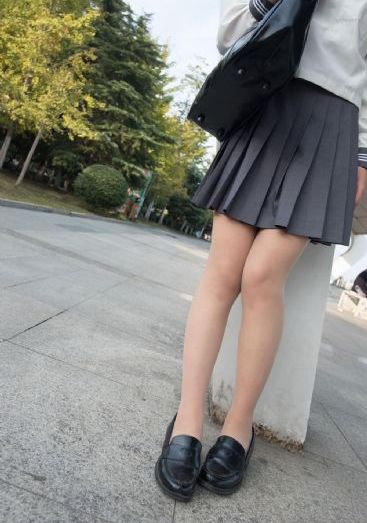人妻少妇边接电话边娇喘-花絮未删减版在线观看