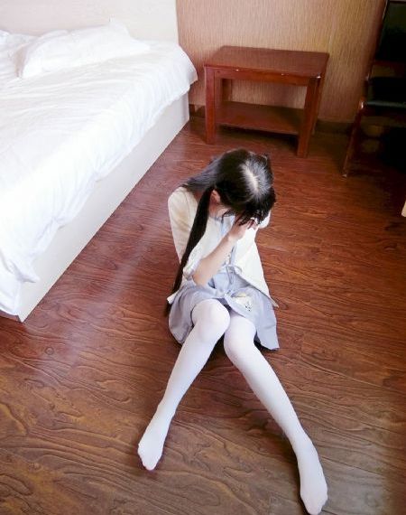 小白袜脚交出精-日语中字正片免费观看