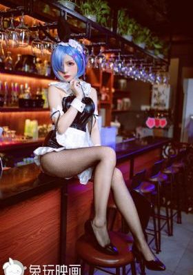 人妻醉酒被下药迷昏带到诊所-云播电影未删减版